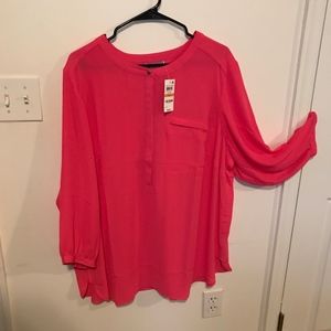 Women's 3X Fuchsia Long Sleeve Blouse. NWT